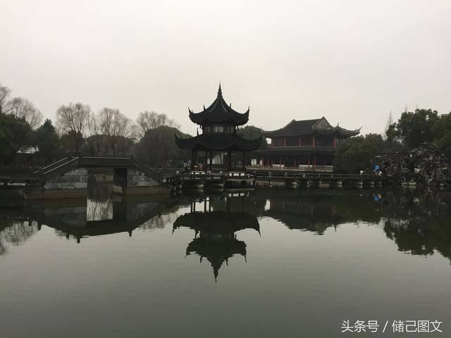 冒着风雪,湖南省政协委员向大会报到